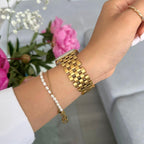 02 Apple Watch Metallarmband Adele Gold, Tragebild Handgelenk